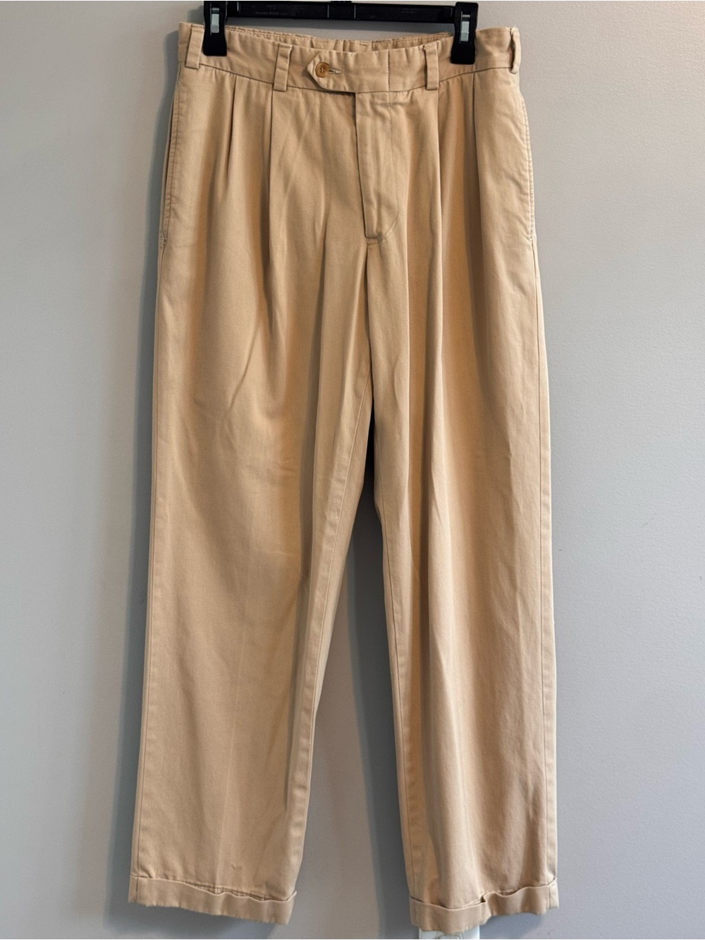 Bill’s Khakis Men’s 31 Original Twills Pleated Cuffed Khaki Pants Tan